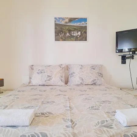 Lemon Tree Apartment