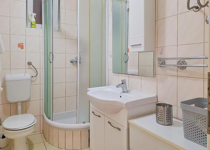 Lemon Tree Apartment *