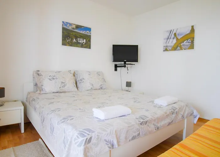 Lemon Tree Apartment